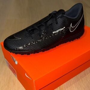 Nike Phantom Black GT2 Club TF
